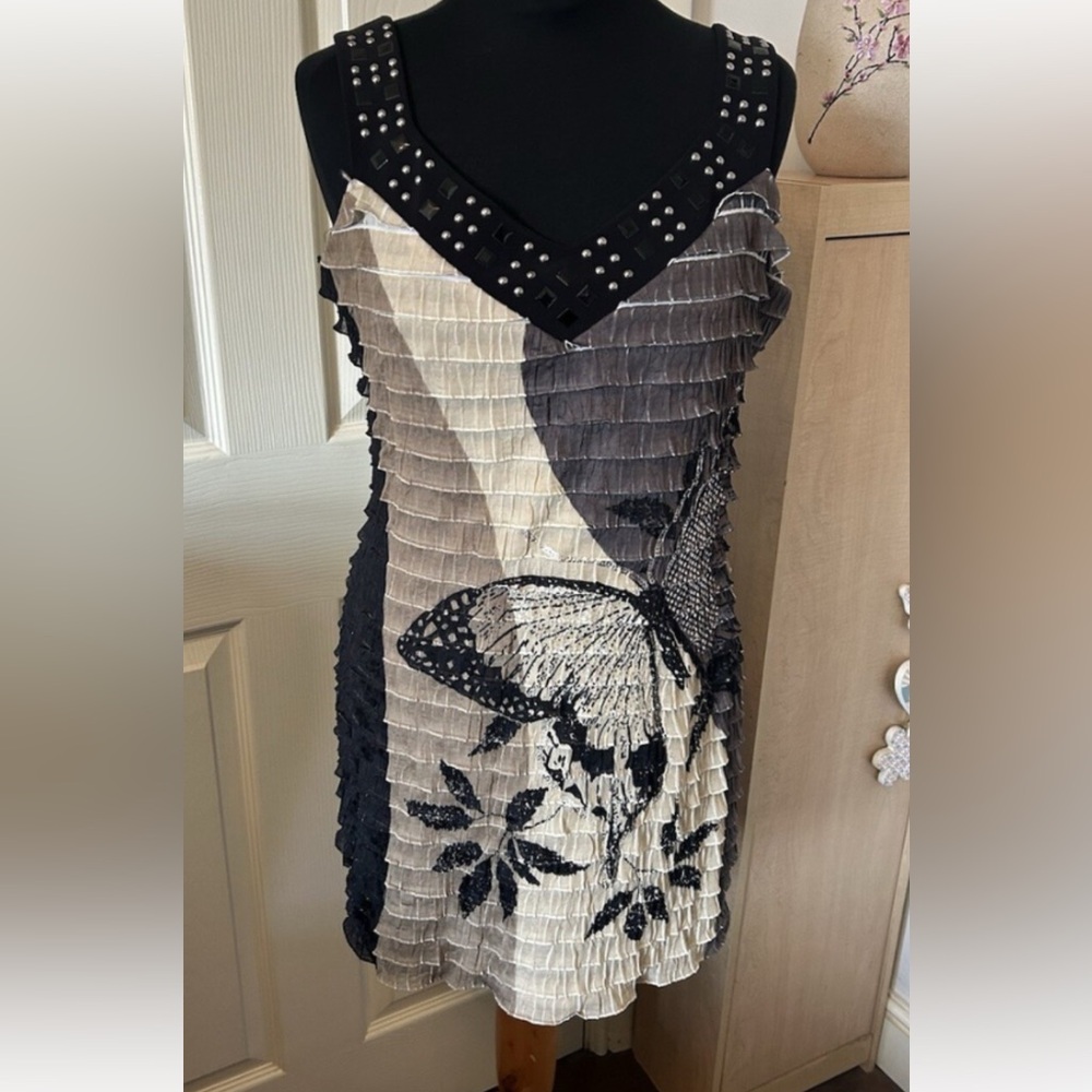 #69 Frank Lyman Black and Cream Sleeveless Bodycon Dress Mini NWOT 6